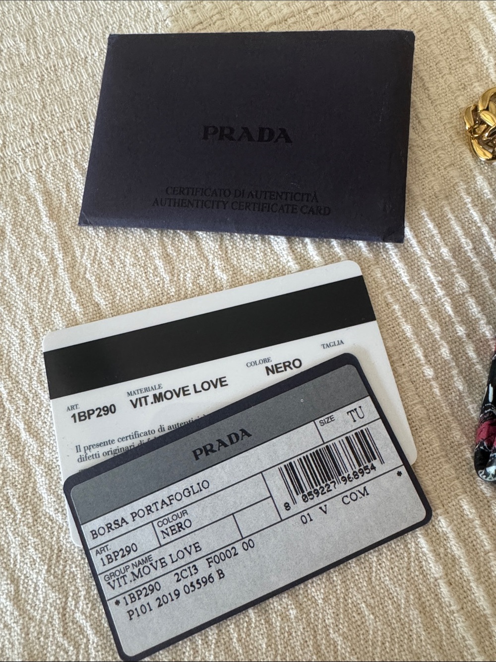 Prada wallet bag beautiful - Picture 3 of 6